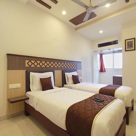 Oyo 11489 Pkn Classic Regency Madurai Luaran gambar