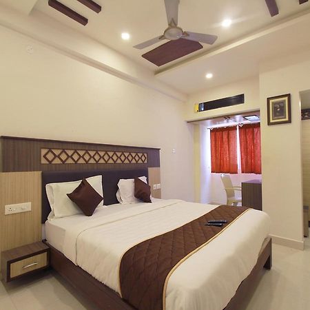 Oyo 11489 Pkn Classic Regency Madurai Luaran gambar