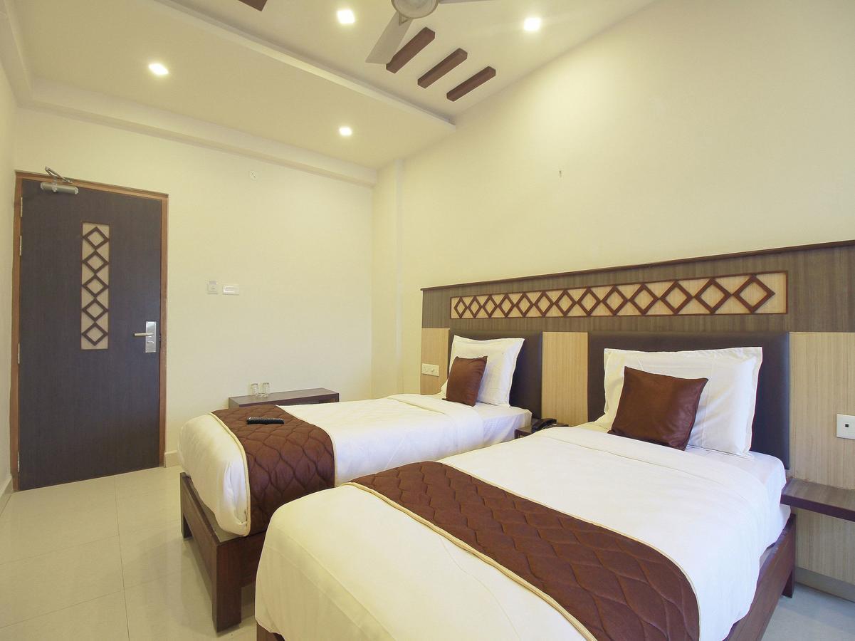 Oyo 11489 Pkn Classic Regency Madurai Luaran gambar