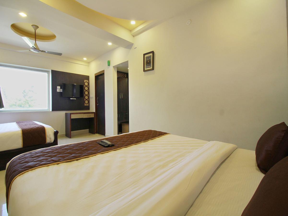 Oyo 11489 Pkn Classic Regency Madurai Luaran gambar