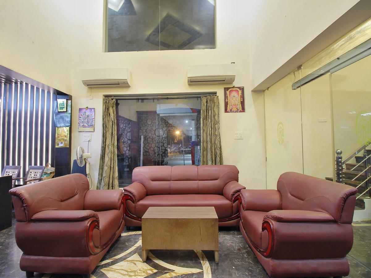 Oyo 11489 Pkn Classic Regency Madurai Luaran gambar
