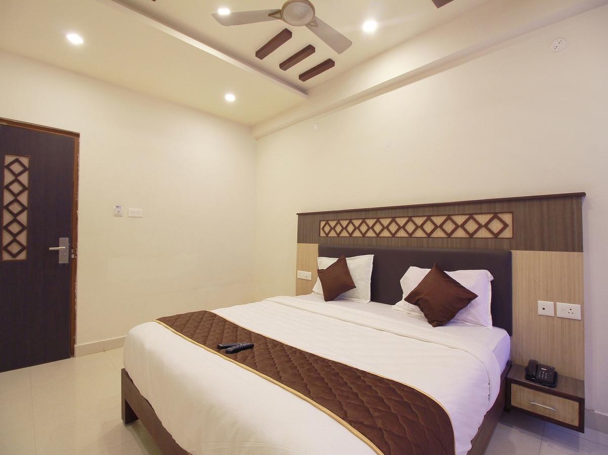 Oyo 11489 Pkn Classic Regency Madurai Luaran gambar